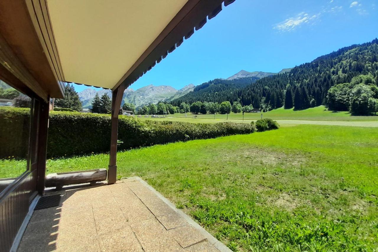 Apartment With Terrace At The Foot Of The Slopes La Clusaz Exterior photo